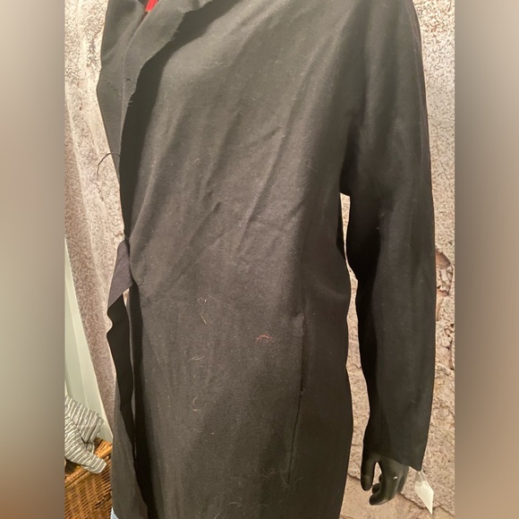 Izzue Collection Black Raw Edge Wool Blend Wrap Blazer - Picture 3 of 9